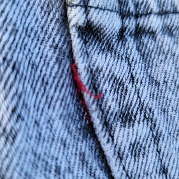 Vintage Levi's acid wash Jean shorts 1991 - Picture 3 of 5